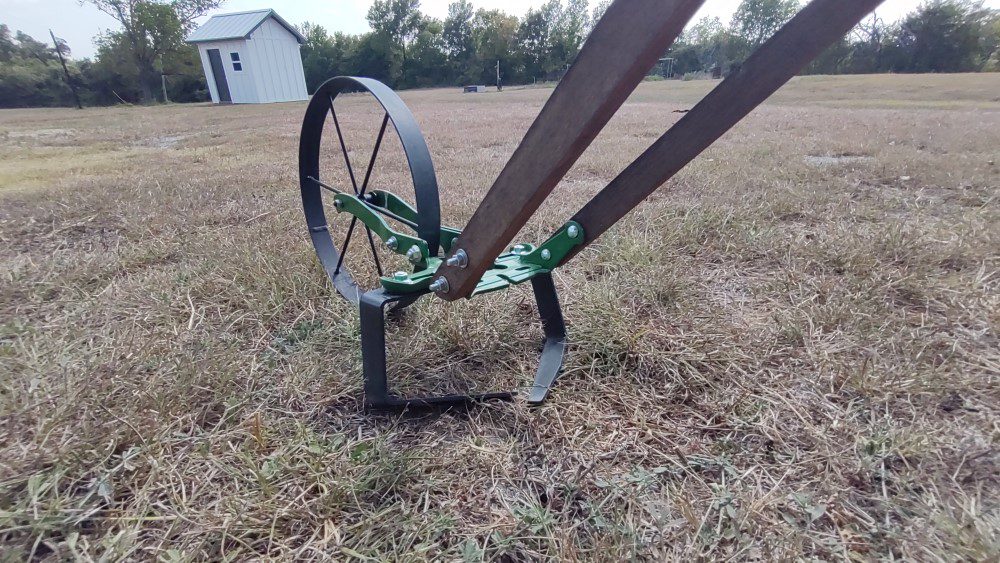 wheel hoe with sweep blades